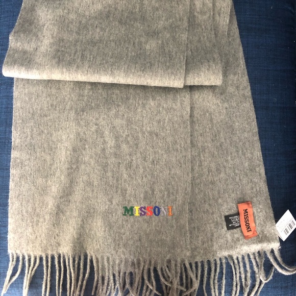 Missoni Accessories - 🎉HP🎉 🆕 MISSONI Embroidered logo wool scarf